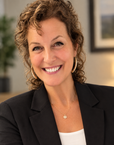 Amy Norris headshot